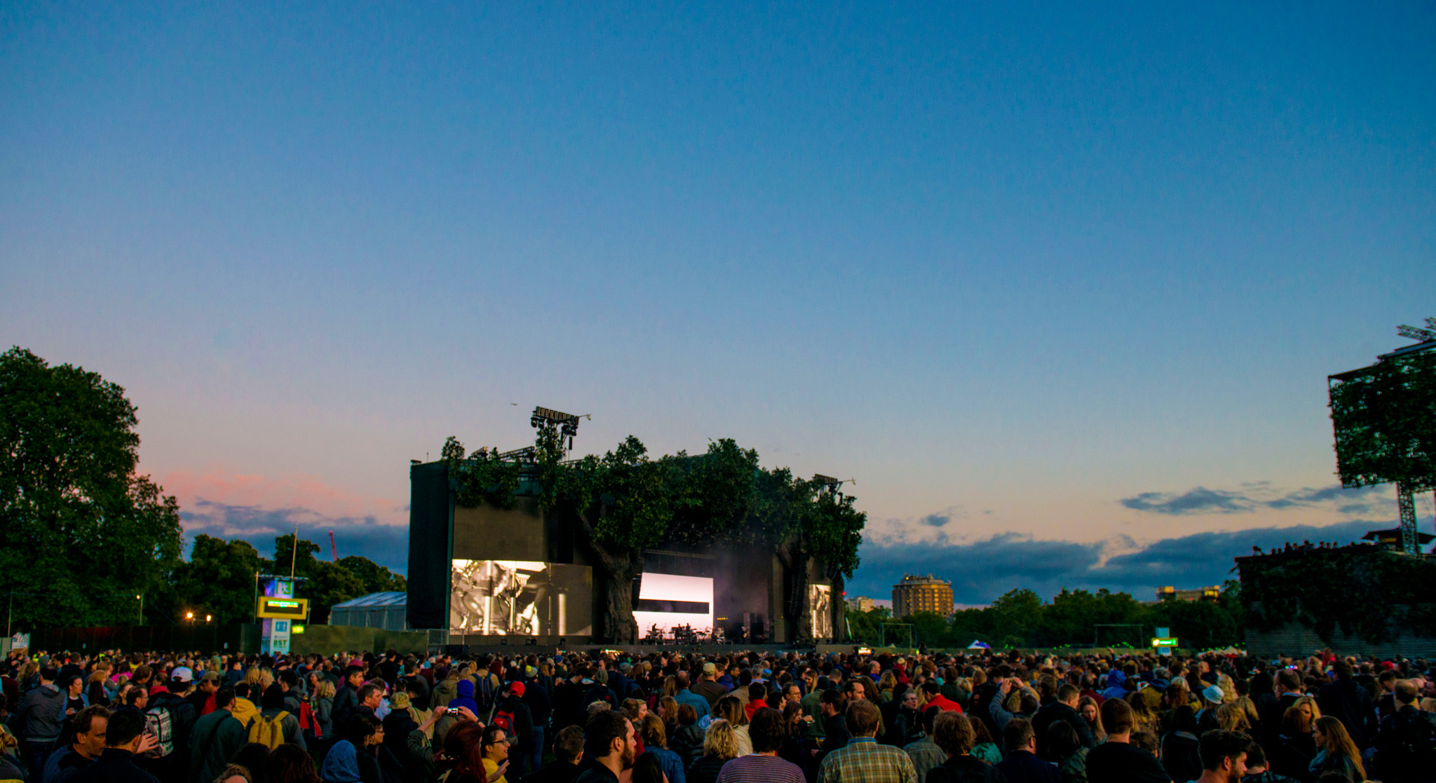 Massive Attack - British Summer Time